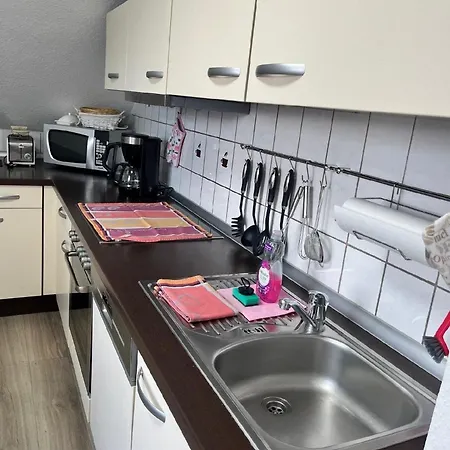 Komfortables In Warnstedt Mit Grill, Garten Und Terrasse